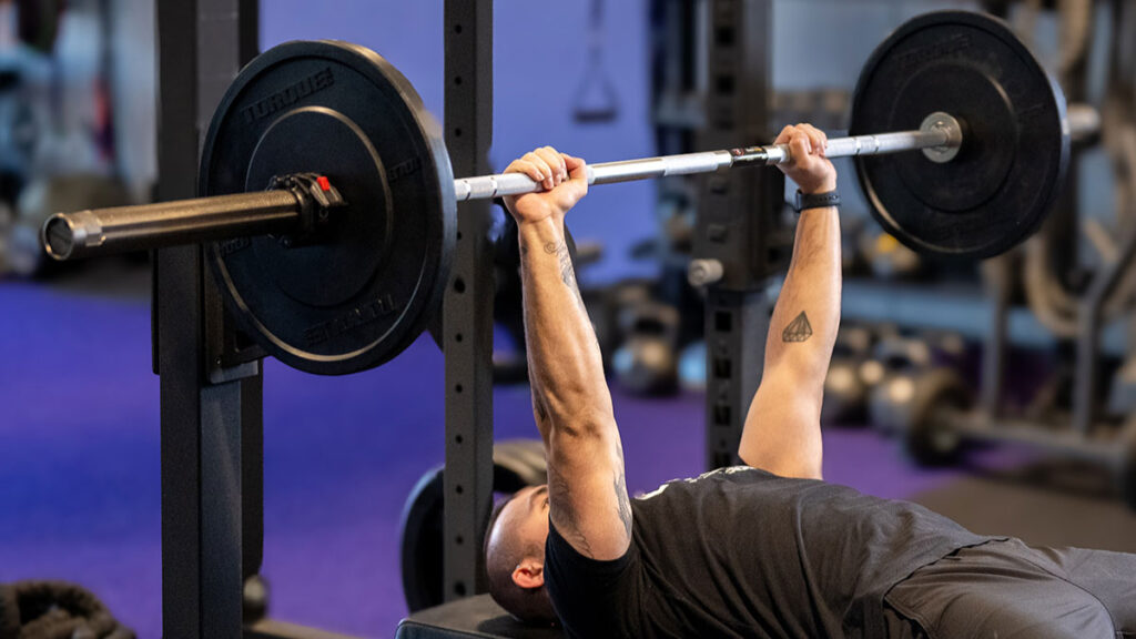 How Much Does a Bench Press Bar Weigh? Full Guide